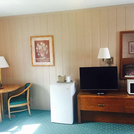 Rainbow Motel Mackinaw Stadt Exterior foto