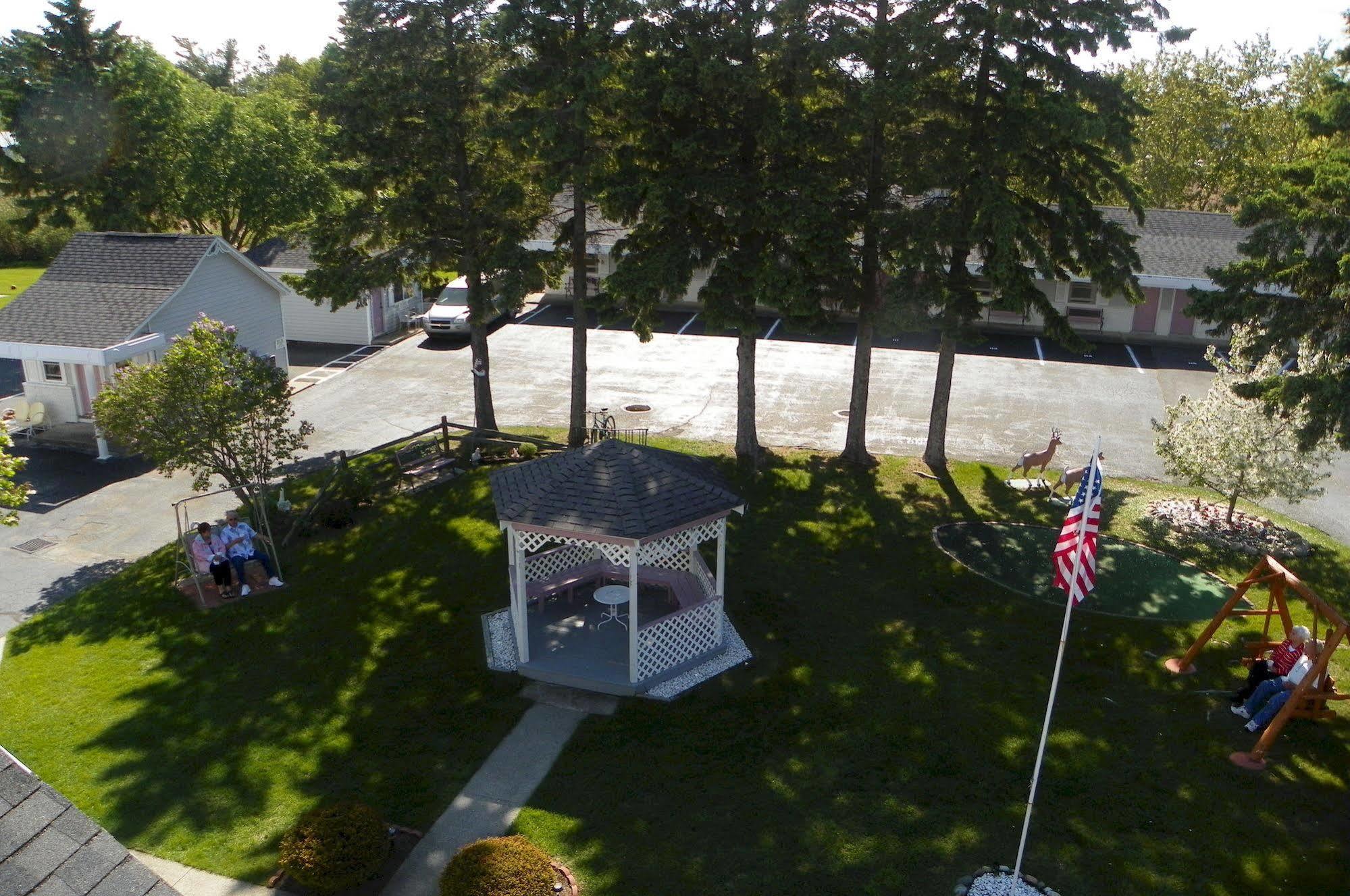 Rainbow Motel Mackinaw Stadt Exterior foto